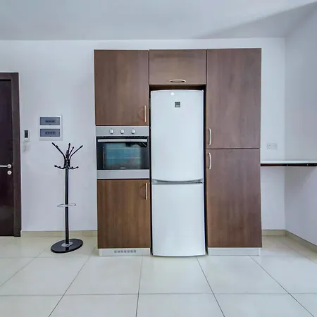 Super Location, St Julians, 2 Bedroom, Paceville Apt 7 By Vaganza San Giuliano Esterno foto
