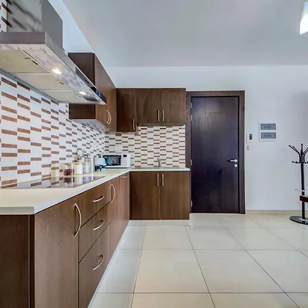 Super Location, St Julians, 2 Bedroom, Paceville Apt 7 By Vaganza San Giuliano Esterno foto