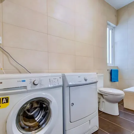 Super Location, St Julians, 2 Bedroom, Paceville Apt 7 By Vaganza San Giuliano Esterno foto